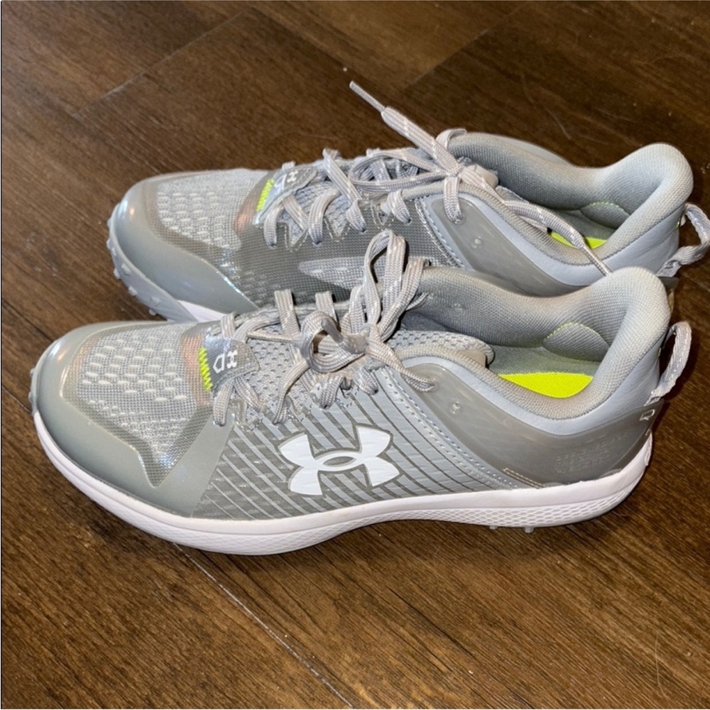 Under Armour Light Gray Running Shoes